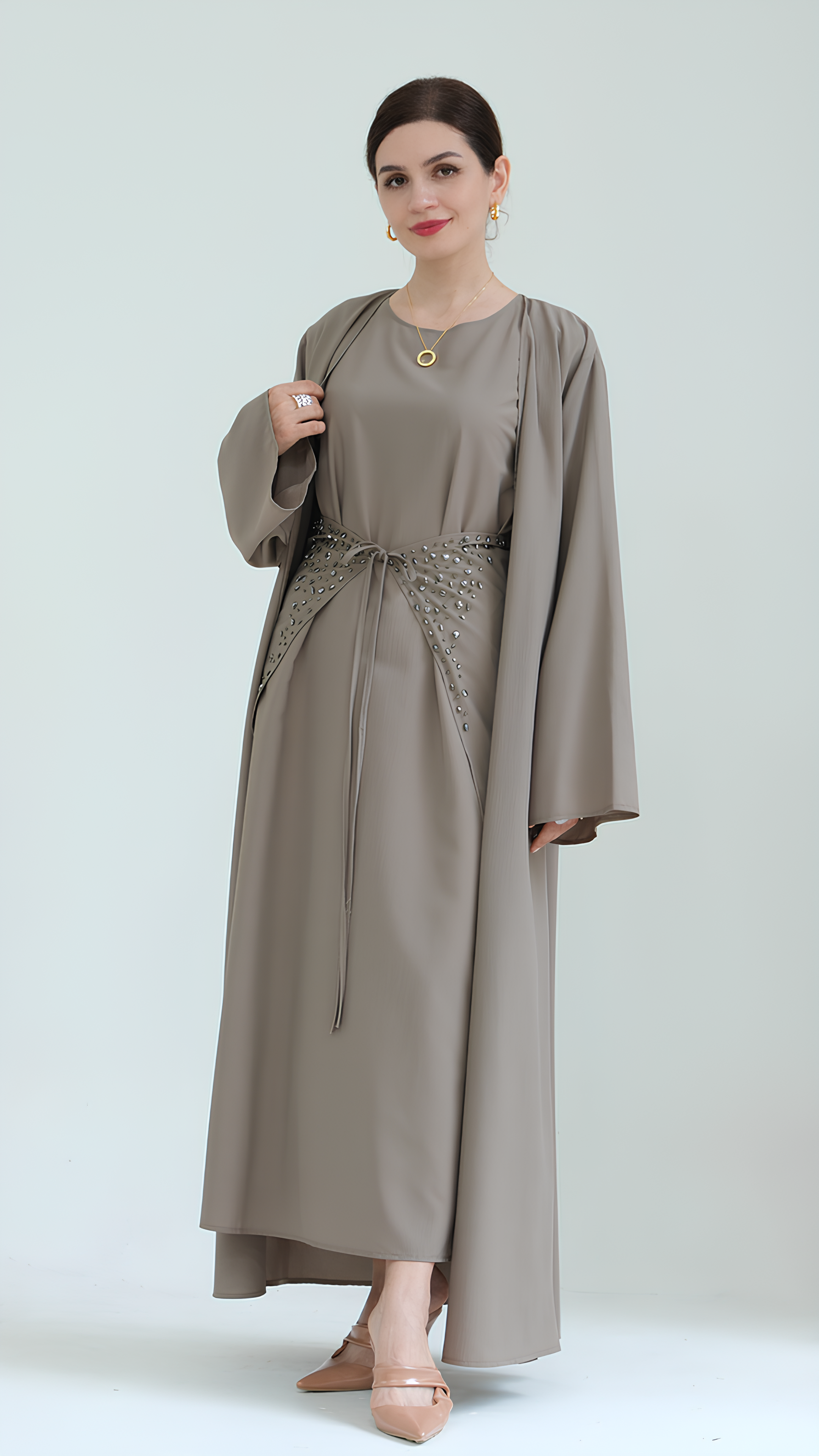 Mit Juwelen besetzte, elegante Abaya