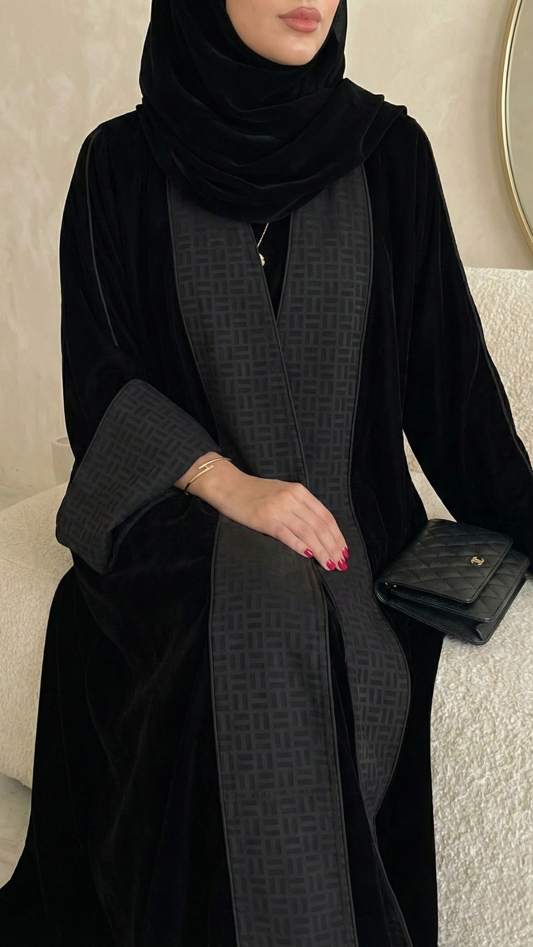 Noir Velvet Abaya