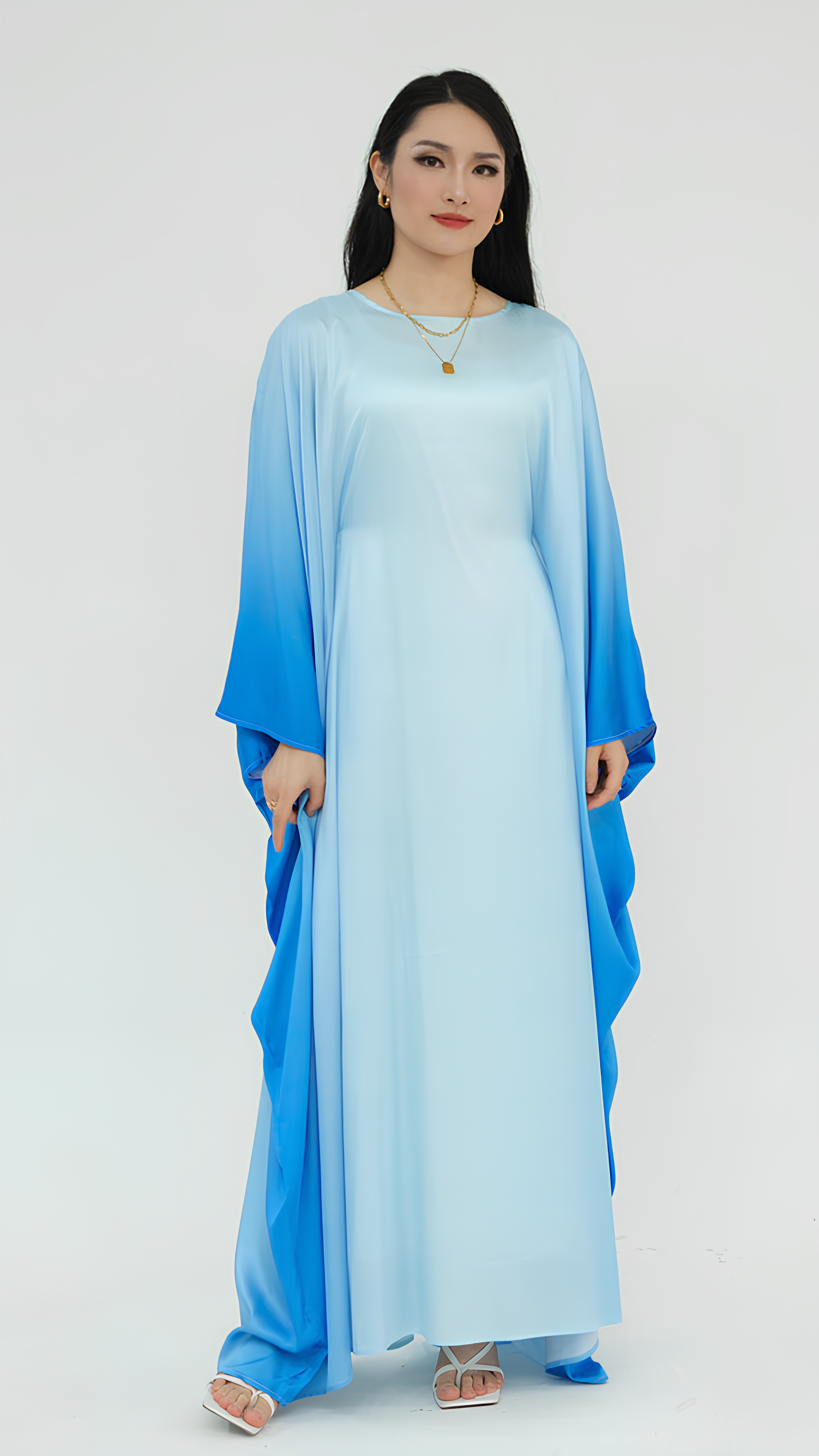 Abaya mit Farbverlauf und Schmetterlingen