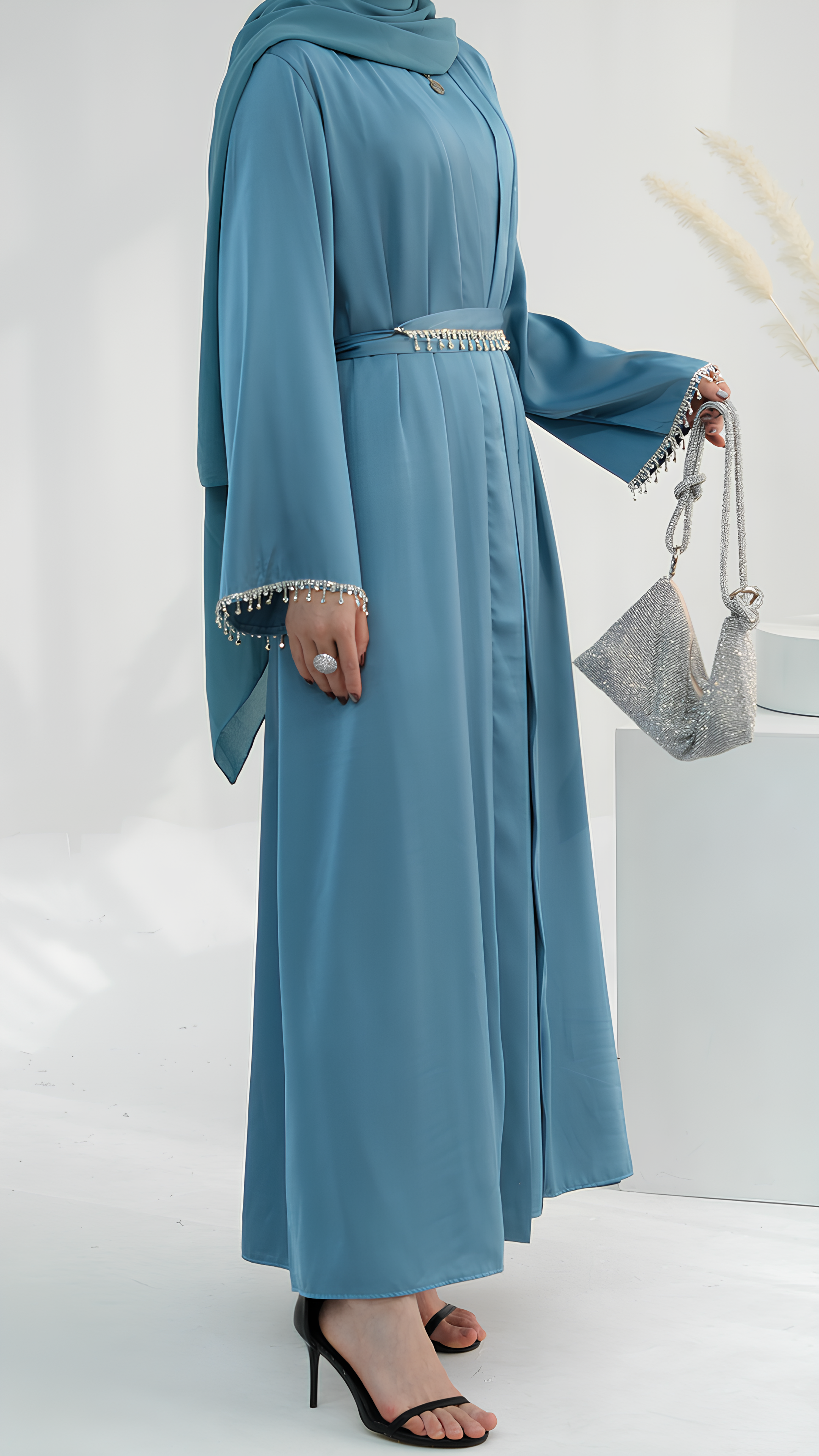 Kimono mit Diamanten, Abaya