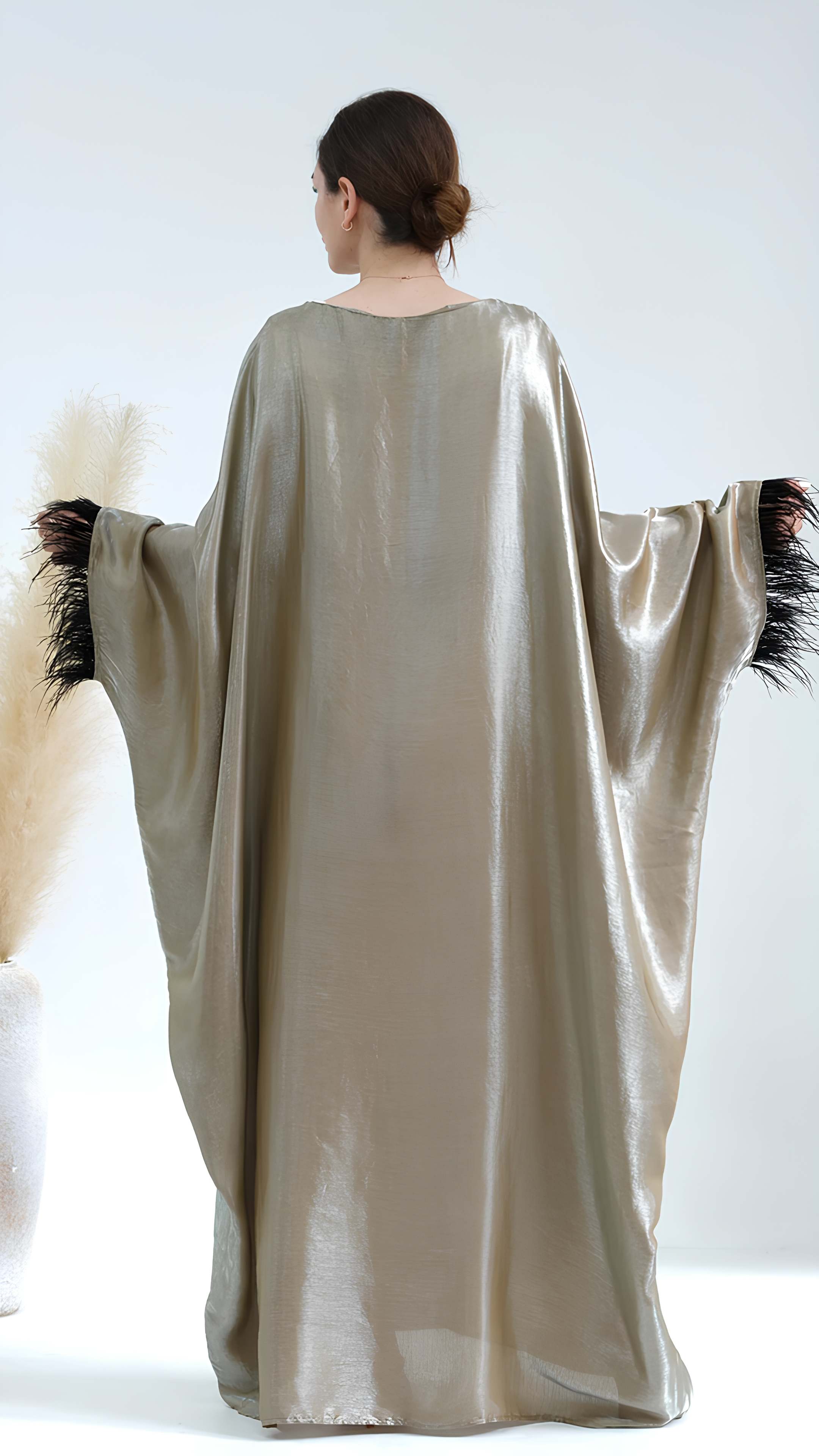 Closed Feather Abaya