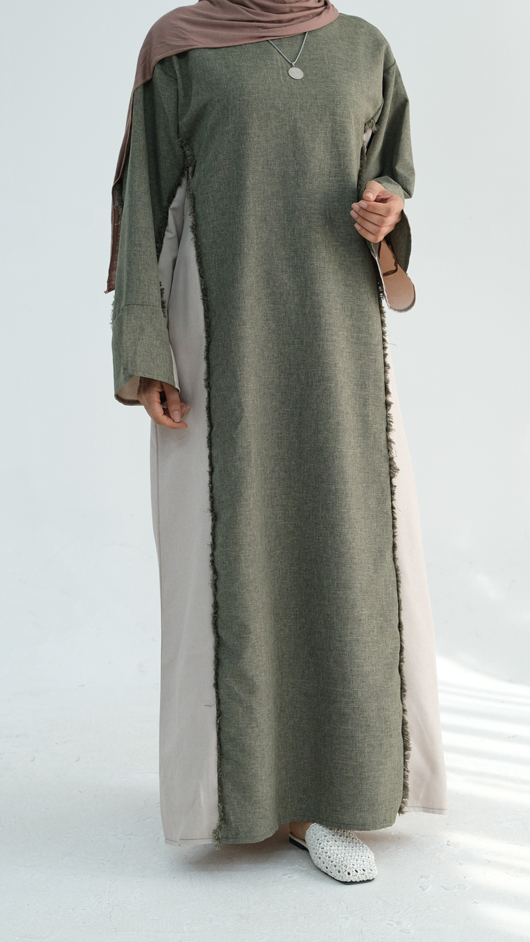 Ashen Aura Abaya