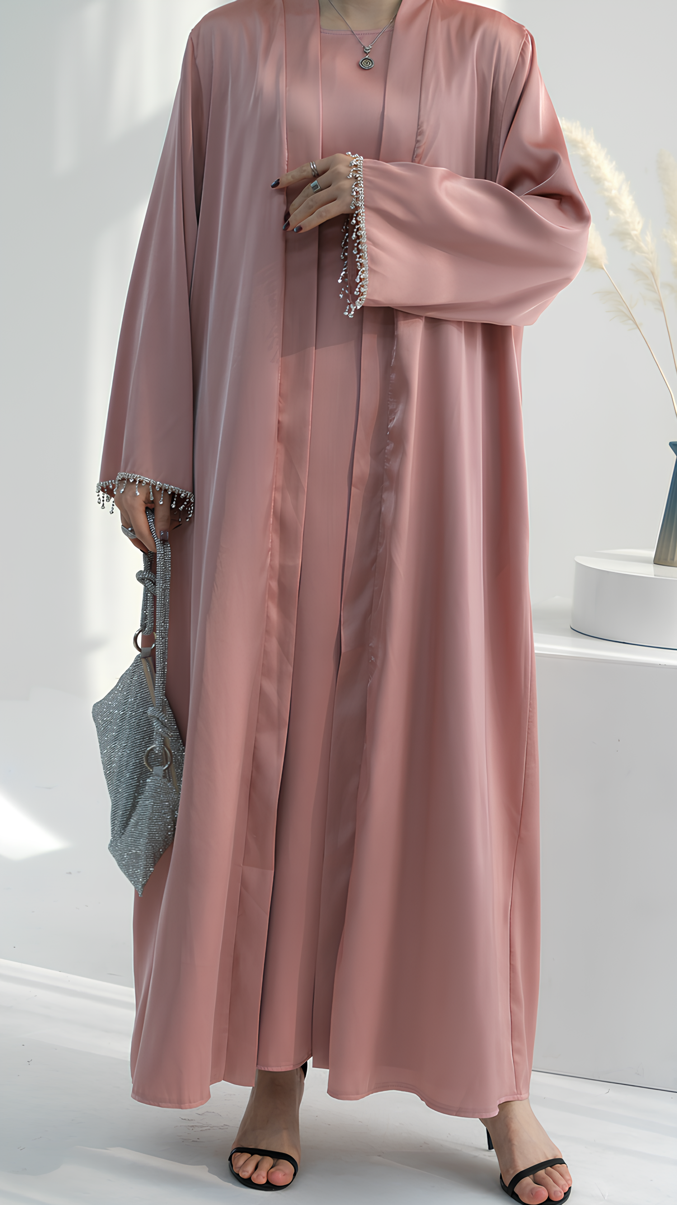 Kimono mit Diamanten, Abaya