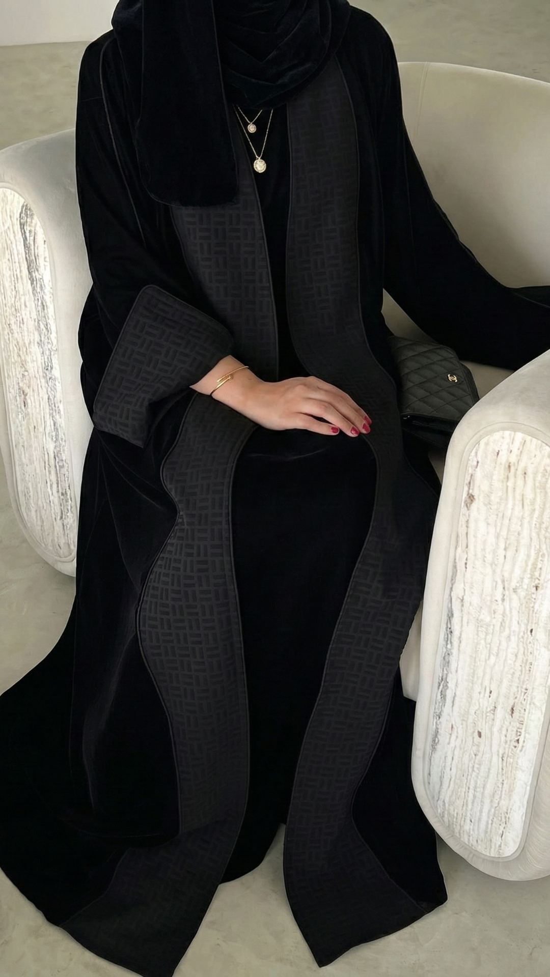 Noir Velvet Abaya