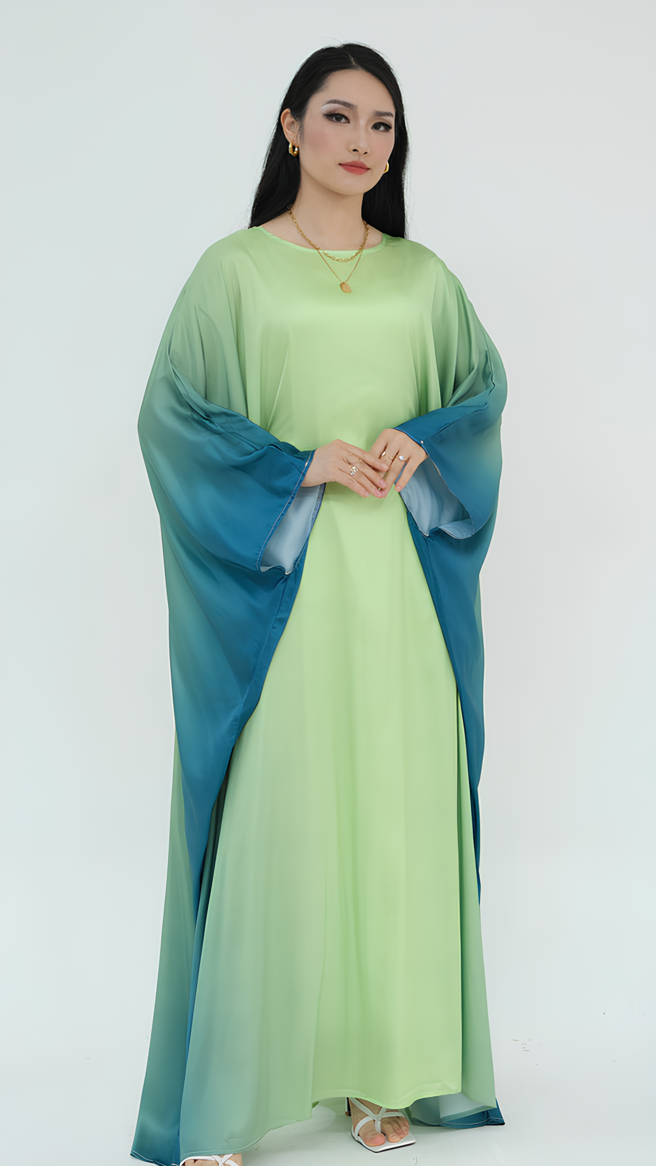 Abaya mit Farbverlauf und Schmetterlingen